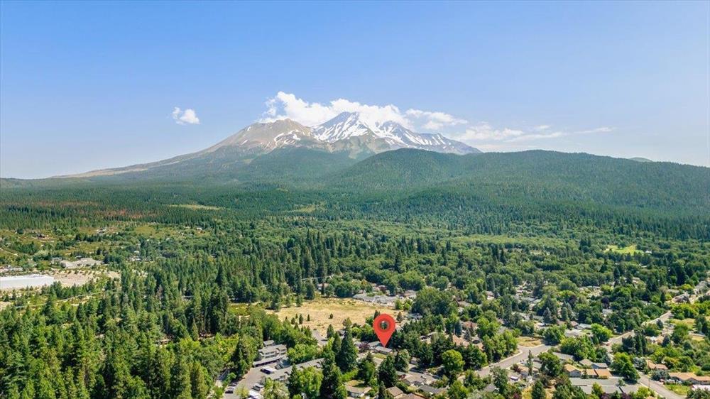 622 Kenneth Way, Mt Shasta