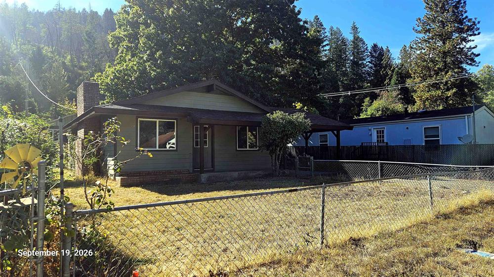 533 Live Oak Dr, Happy Camp