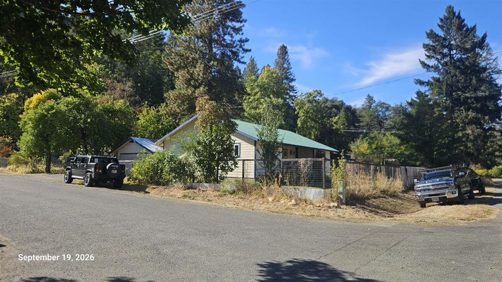601 Live Oak Dr, Happy Camp