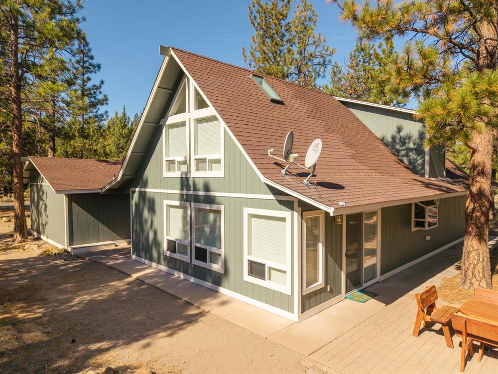 15724 Lake Shore Dr, Weed