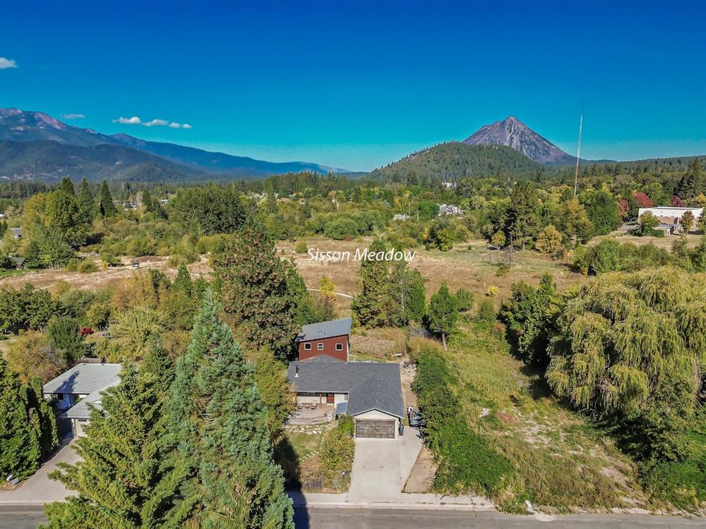 408 E Lake, Mt Shasta