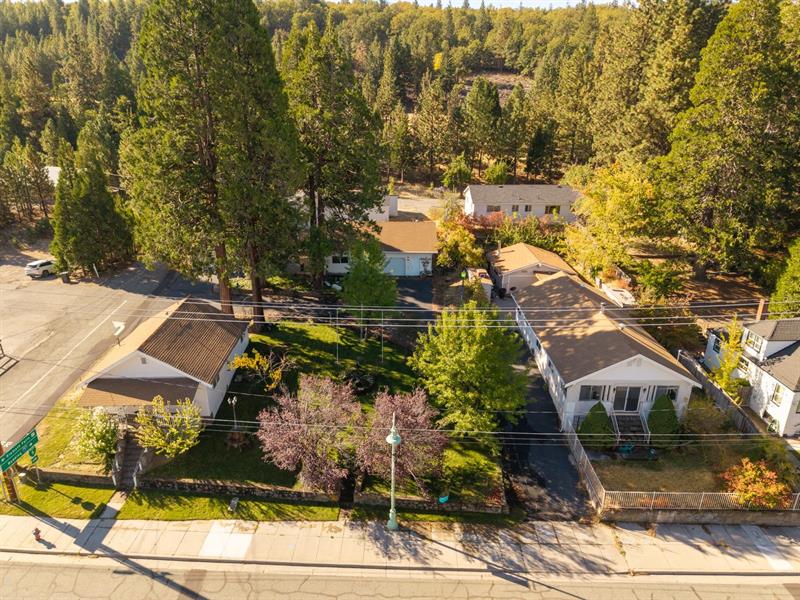 210+232 N Weed Blvd, Weed