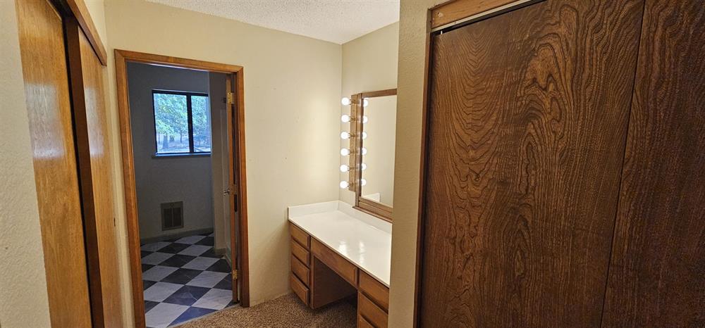 234 Coventry Lane, Yreka