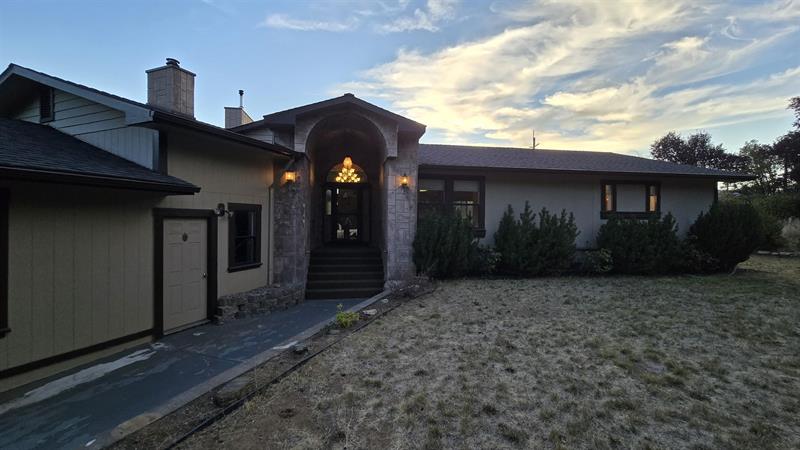 1029 S Old Stage Rd., Mt Shasta