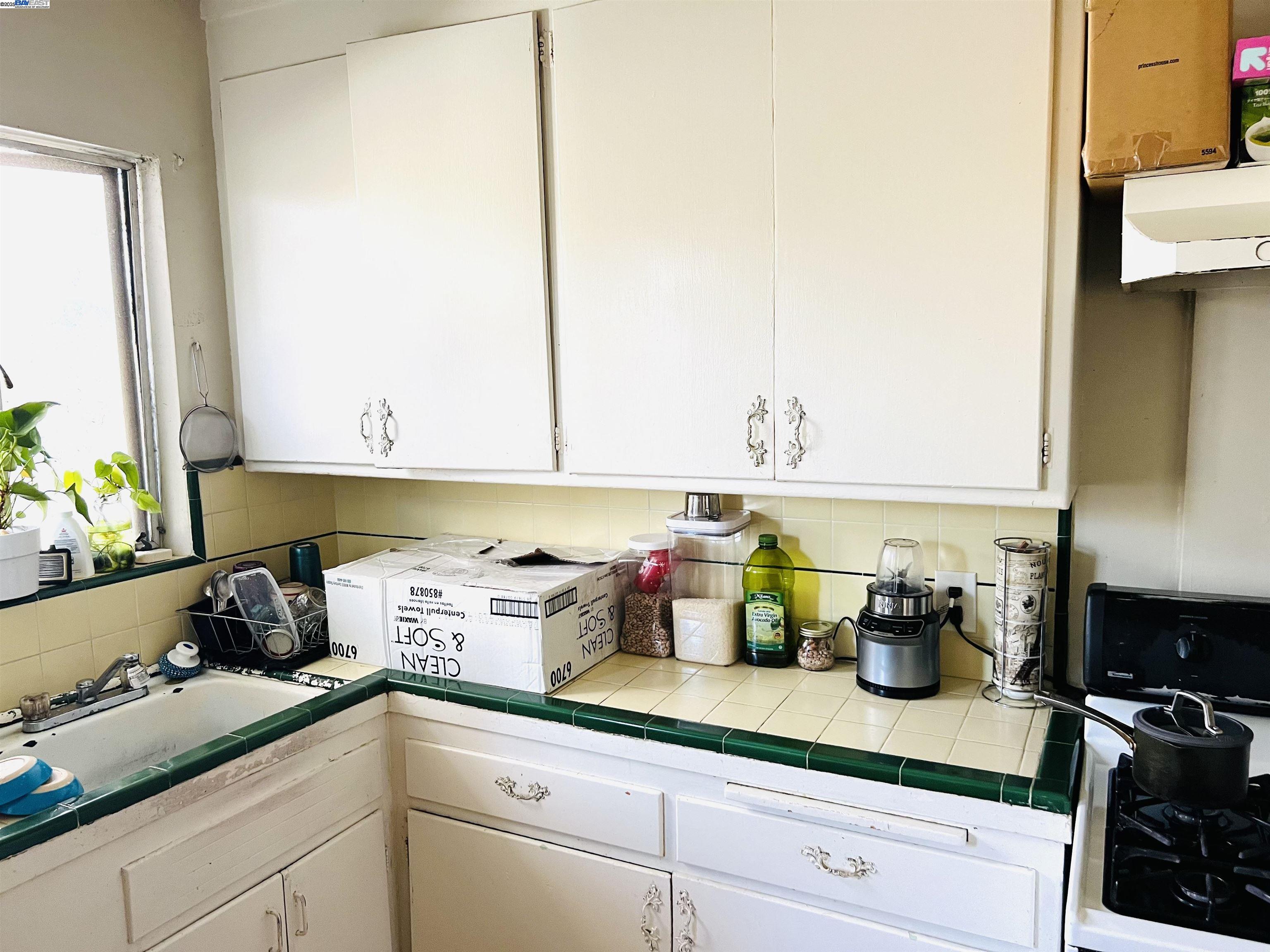 10926 Bancroft Ave, Oakland, CA, 94603