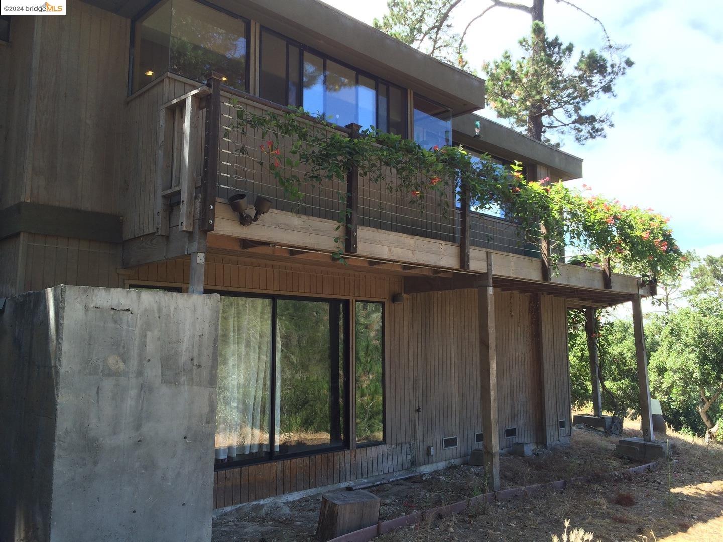 Detail Gallery Image 7 of 8 For 25435 Hidden Mesa Rd, Monterey,  CA 93940 - 3 Beds | 2/1 Baths