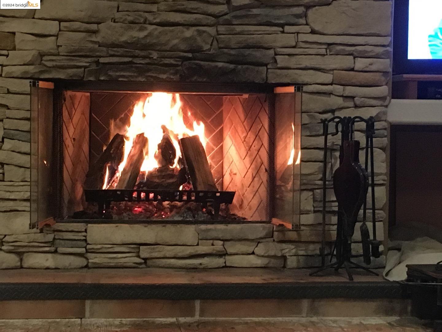 Detail Gallery Image 8 of 8 For 25435 Hidden Mesa Rd, Monterey,  CA 93940 - 3 Beds | 2/1 Baths