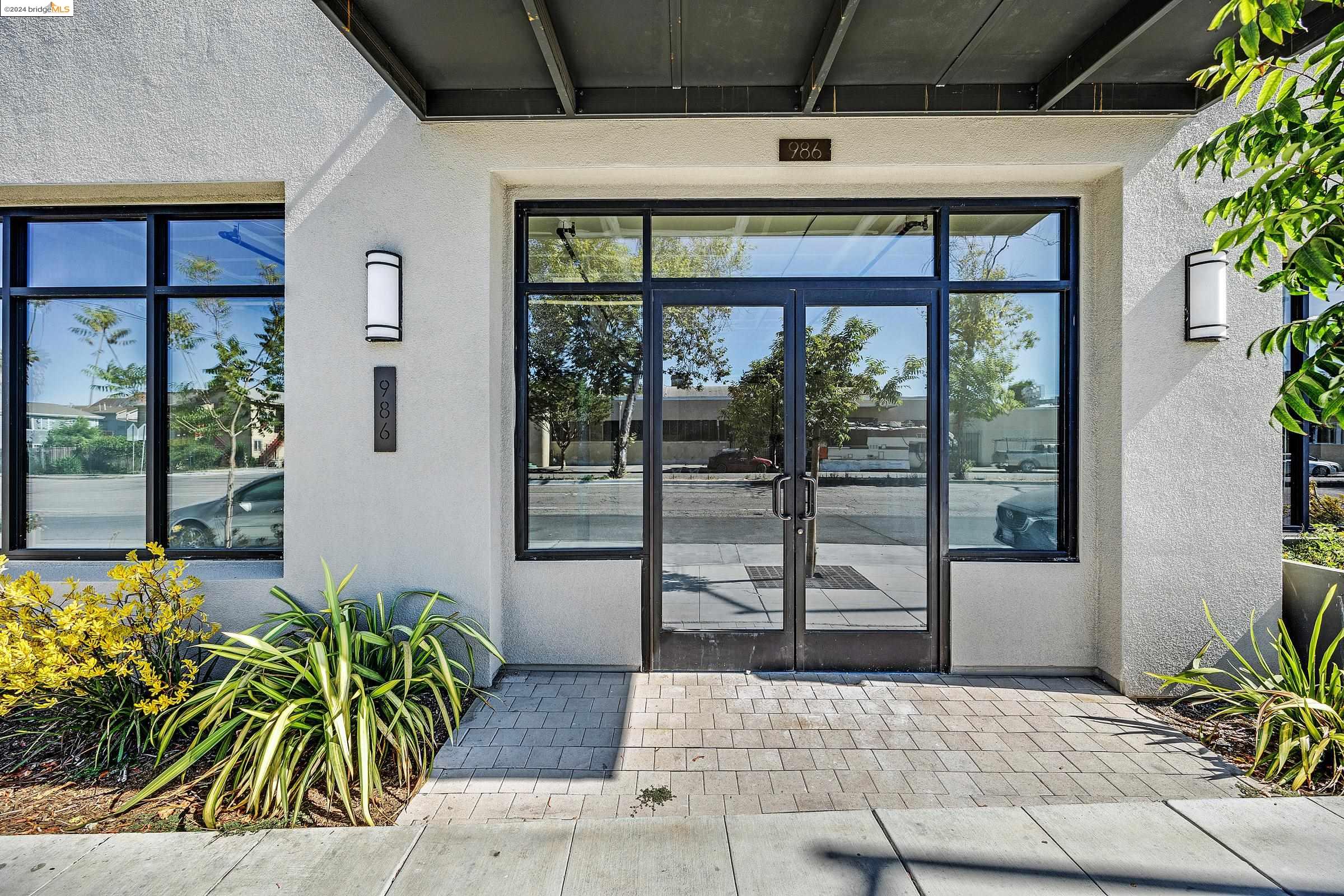 986 Grand Ave, Oakland, CA, 94607