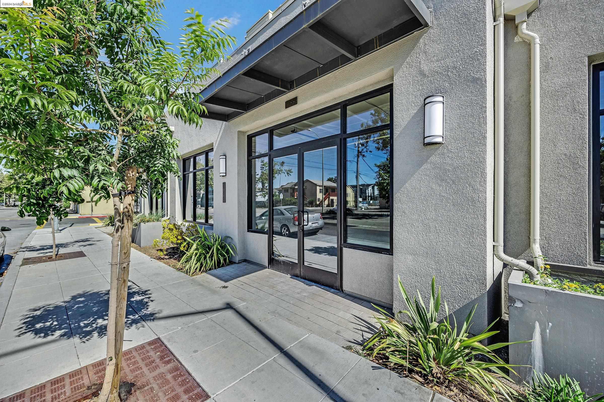 986 Grand Ave, Oakland, CA, 94607