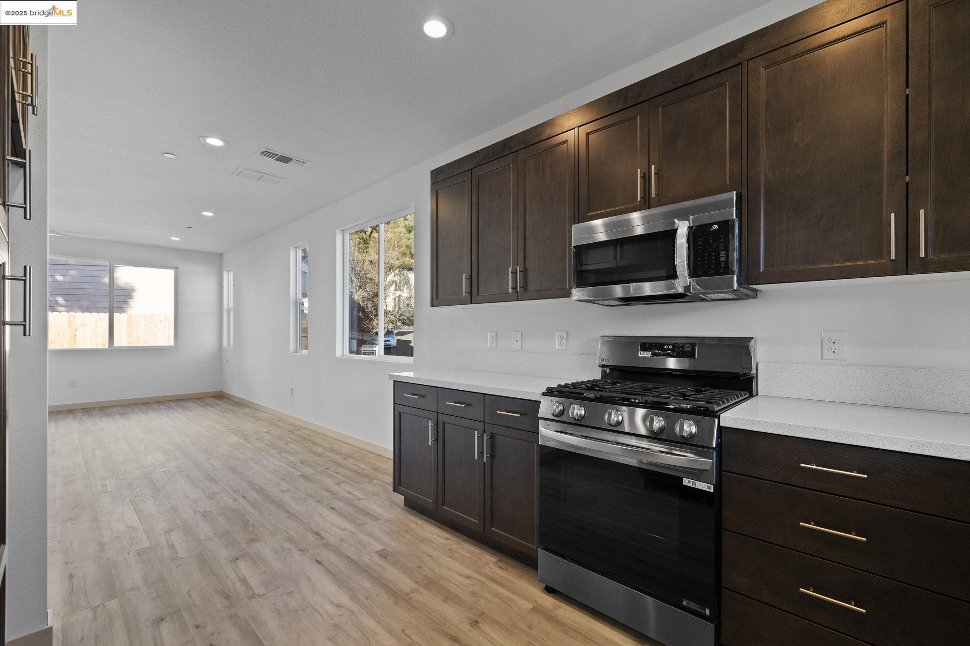 Detail Gallery Image 12 of 38 For 130 Cottage Ct, Sonora,  CA 95370 - 3 Beds | 2/1 Baths