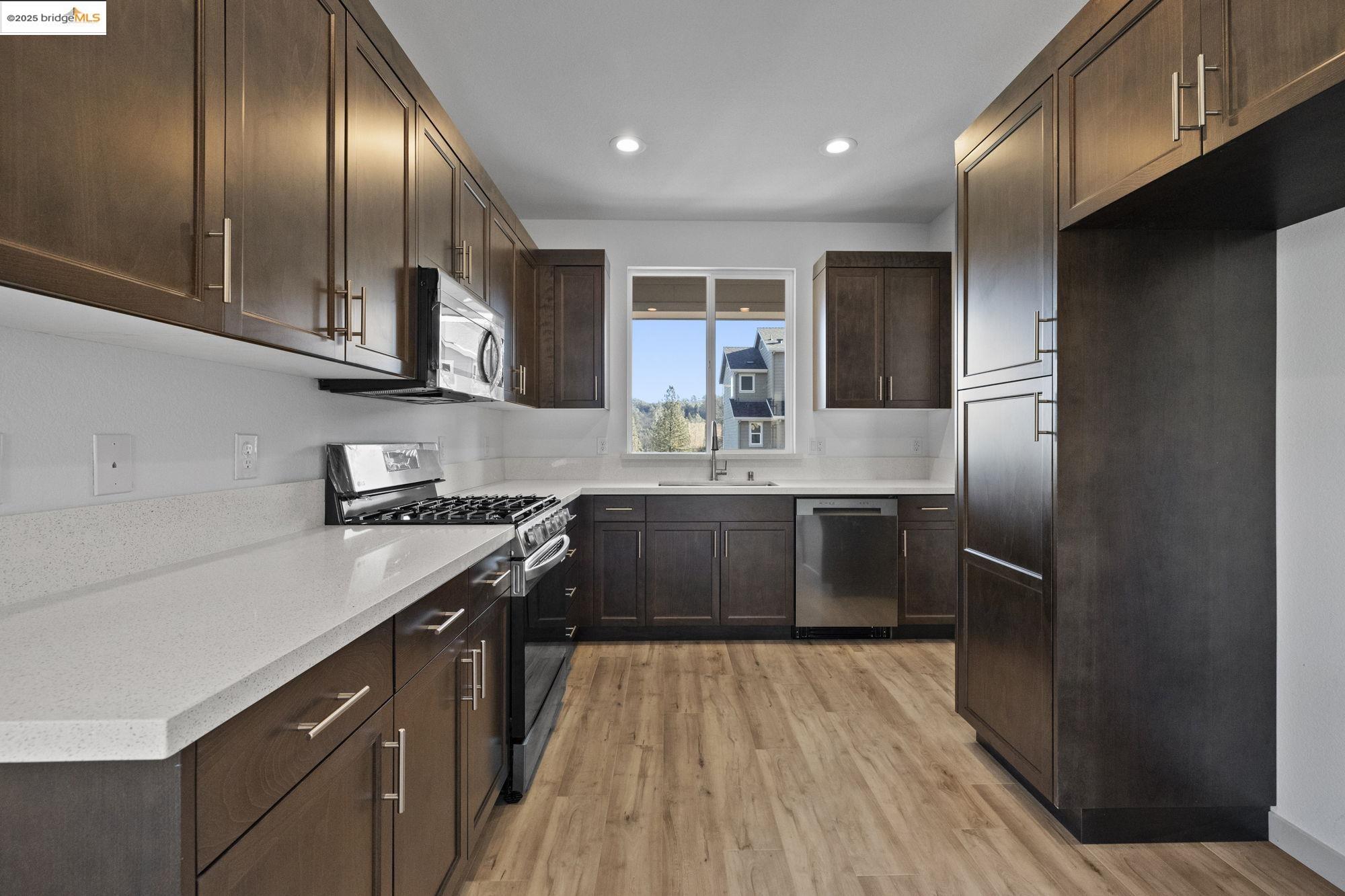 Detail Gallery Image 13 of 38 For 130 Cottage Ct, Sonora,  CA 95370 - 3 Beds | 2/1 Baths