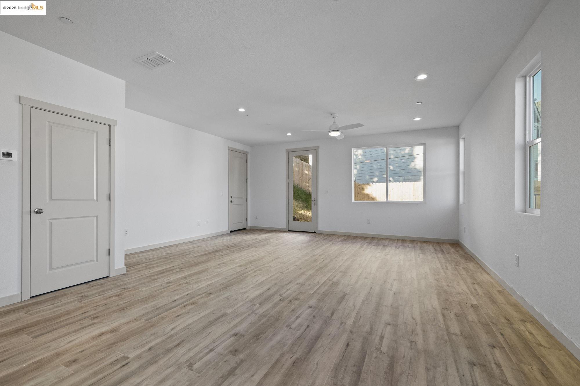 Detail Gallery Image 17 of 38 For 130 Cottage Ct, Sonora,  CA 95370 - 3 Beds | 2/1 Baths