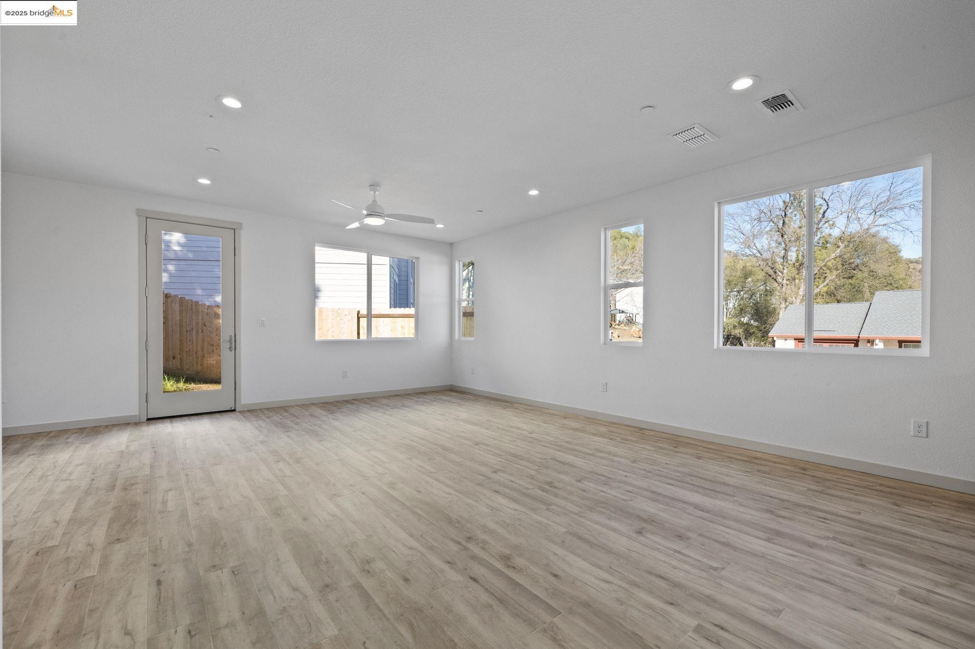 Detail Gallery Image 18 of 38 For 130 Cottage Ct, Sonora,  CA 95370 - 3 Beds | 2/1 Baths