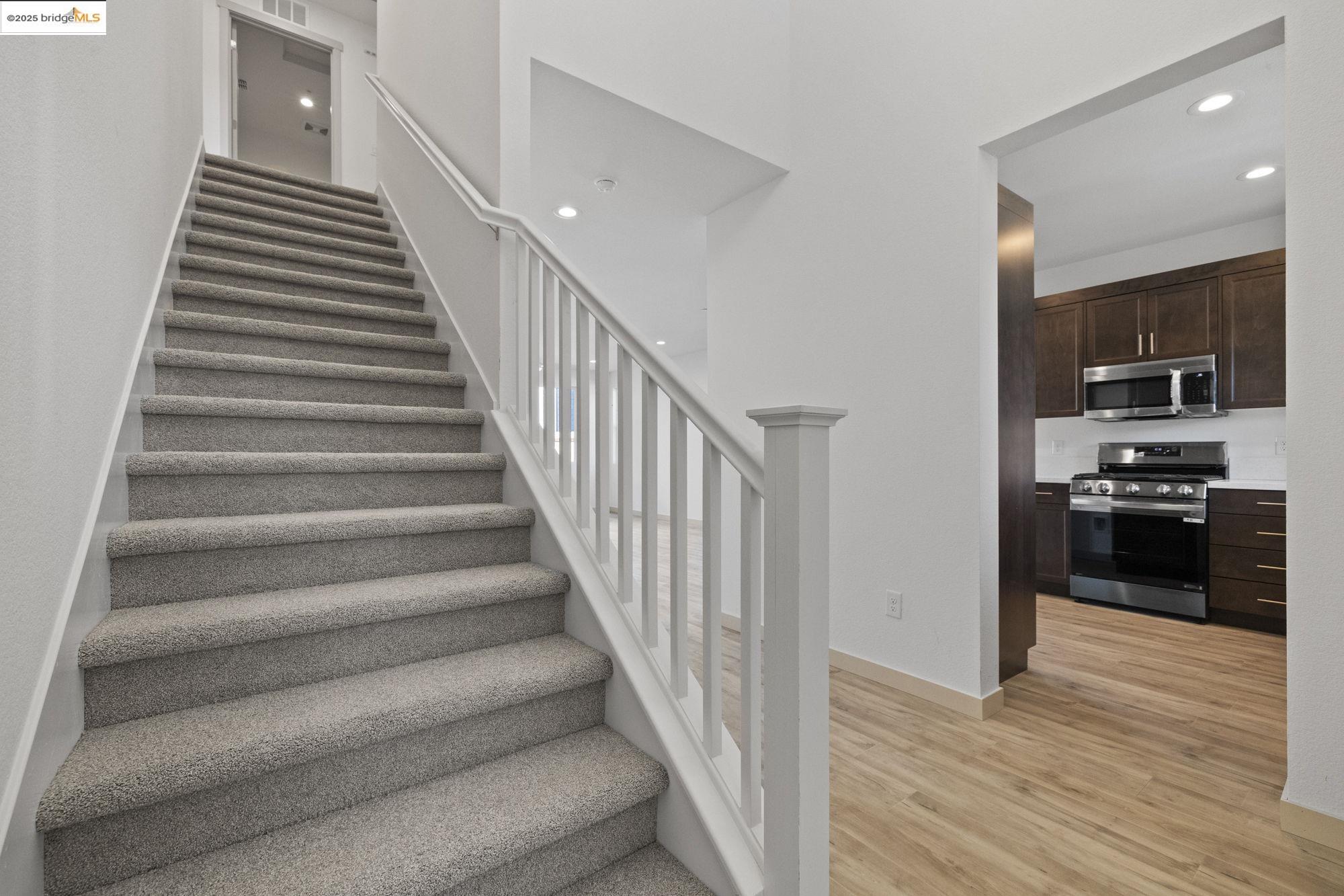 Detail Gallery Image 9 of 38 For 130 Cottage Ct, Sonora,  CA 95370 - 3 Beds | 2/1 Baths