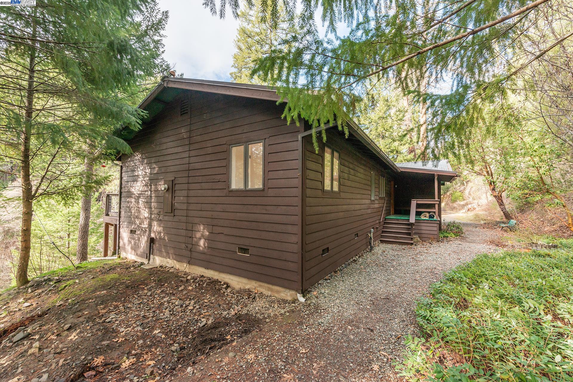 Detail Gallery Image 2 of 55 For 540 Lost Bridge Rd, Lewiston,  CA 96052 - 2 Beds | 2 Baths