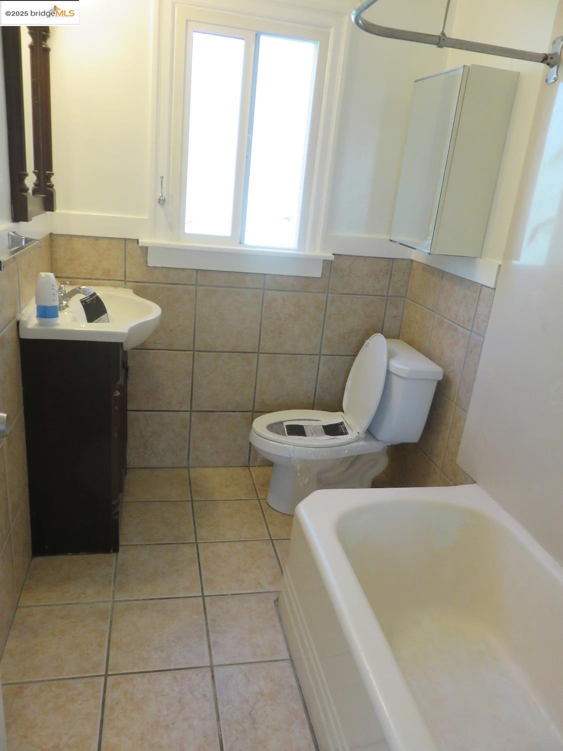 4510 San Carlos Ave, Oakland, CA, 94601