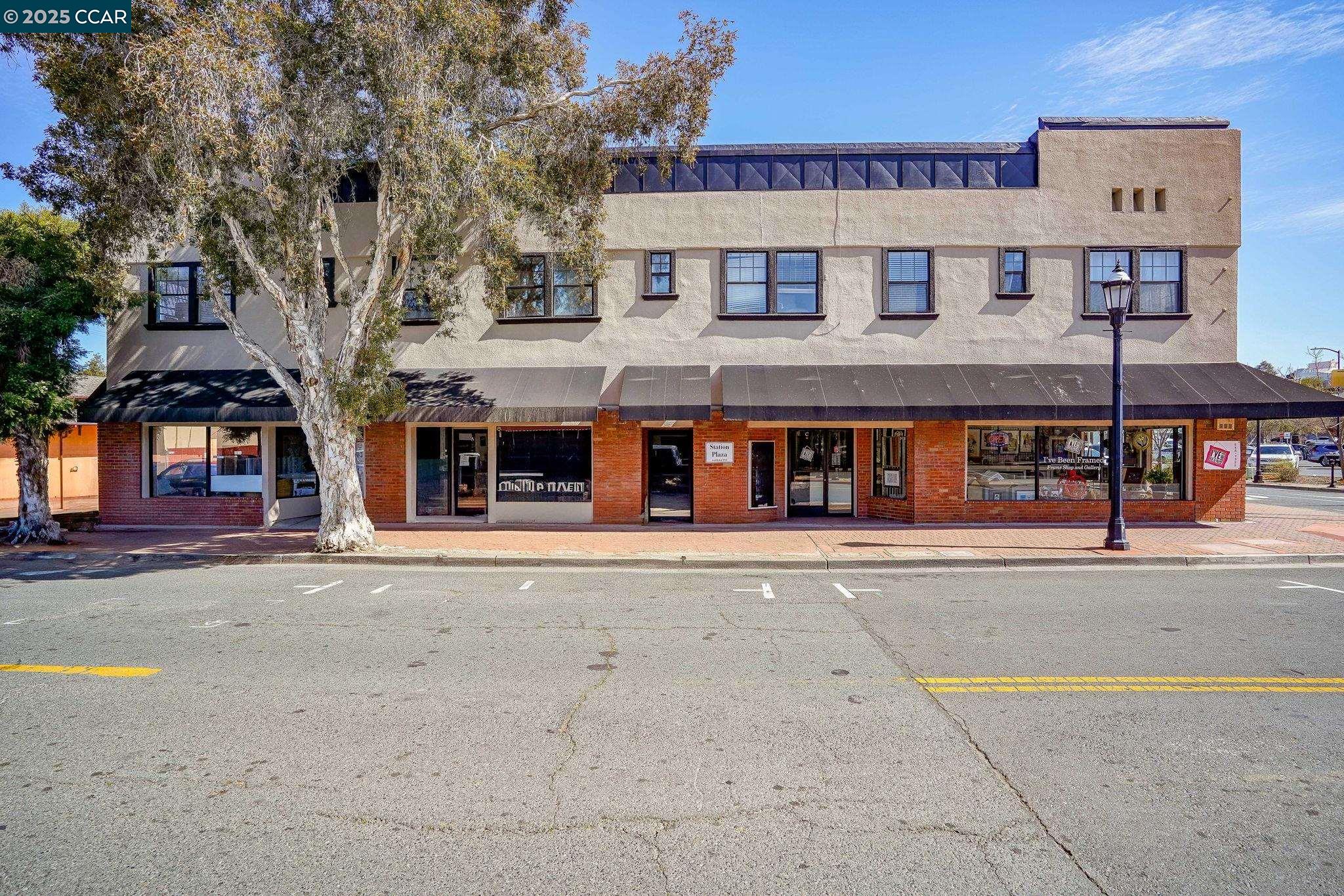 411 Ferry St, Martinez CA 94553 — photo 2