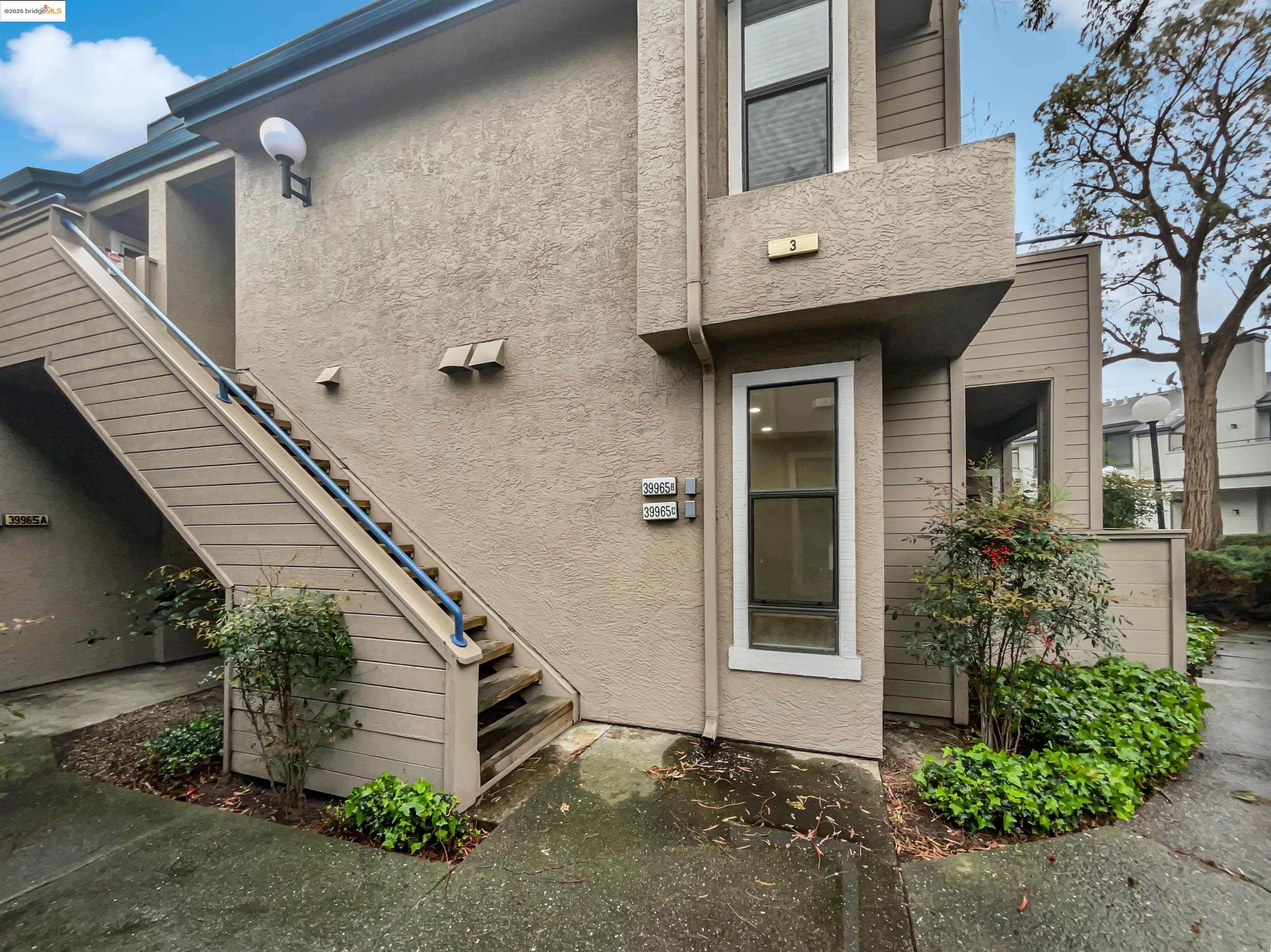 Front Image Thumbnail for EB41090204