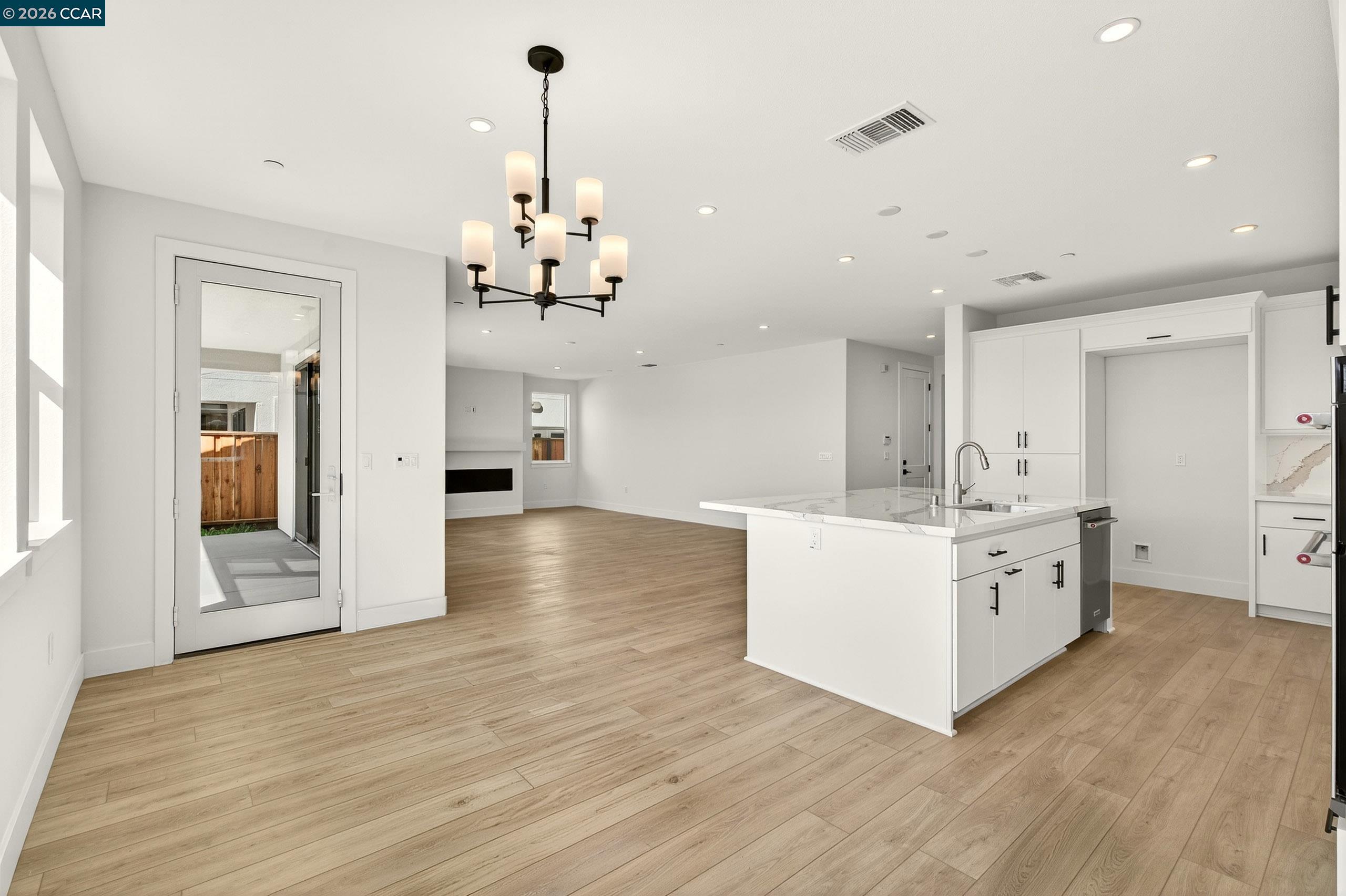 Detail Gallery Image 10 of 33 For 2298 Vandeleur Drive, Napa,  CA 94558 - 3 Beds | 3 Baths