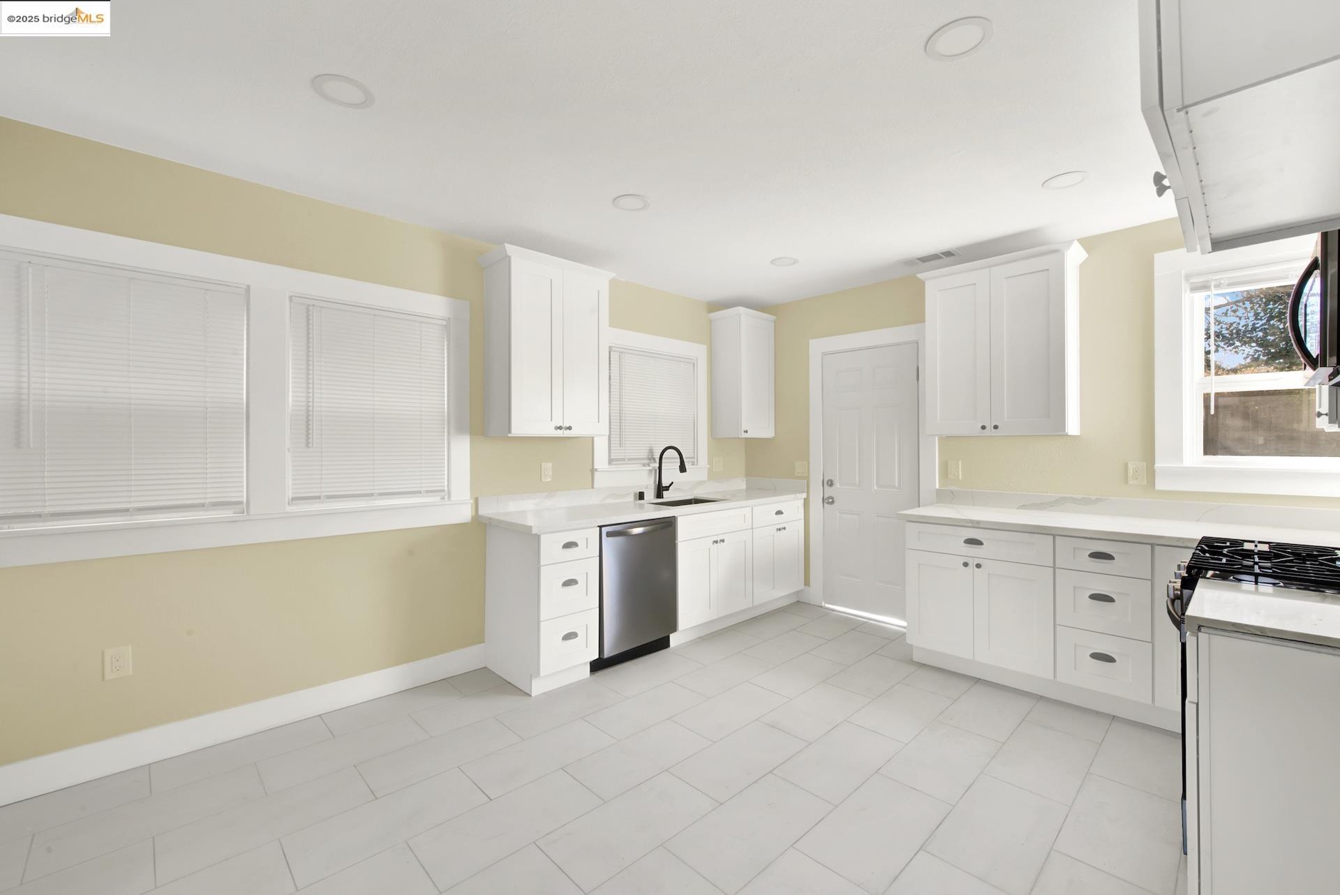 729 Ohio St, Vallejo CA 94590 — photo 17