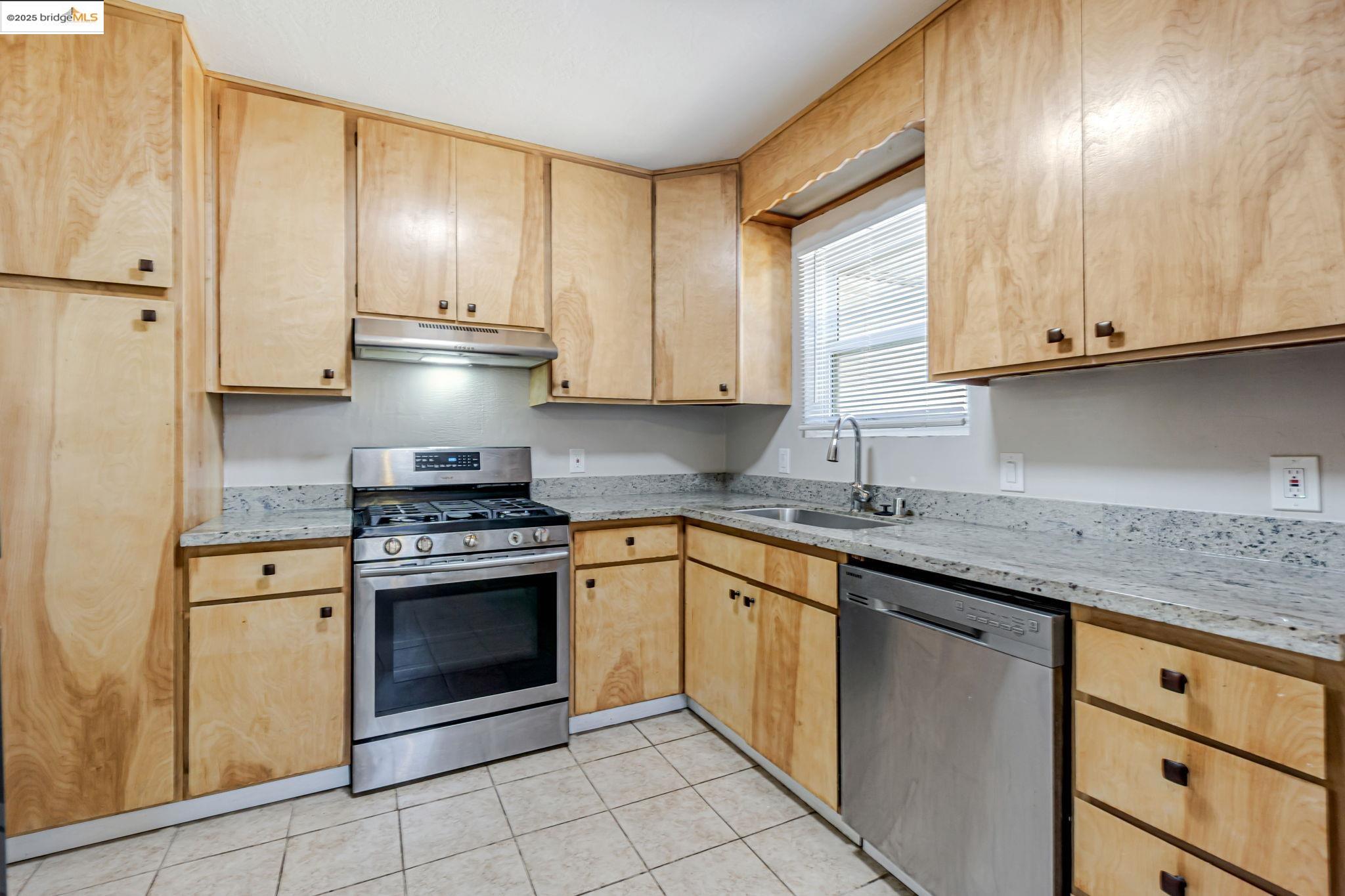 1112 W 6th st, Antioch CA 94509 — photo 14