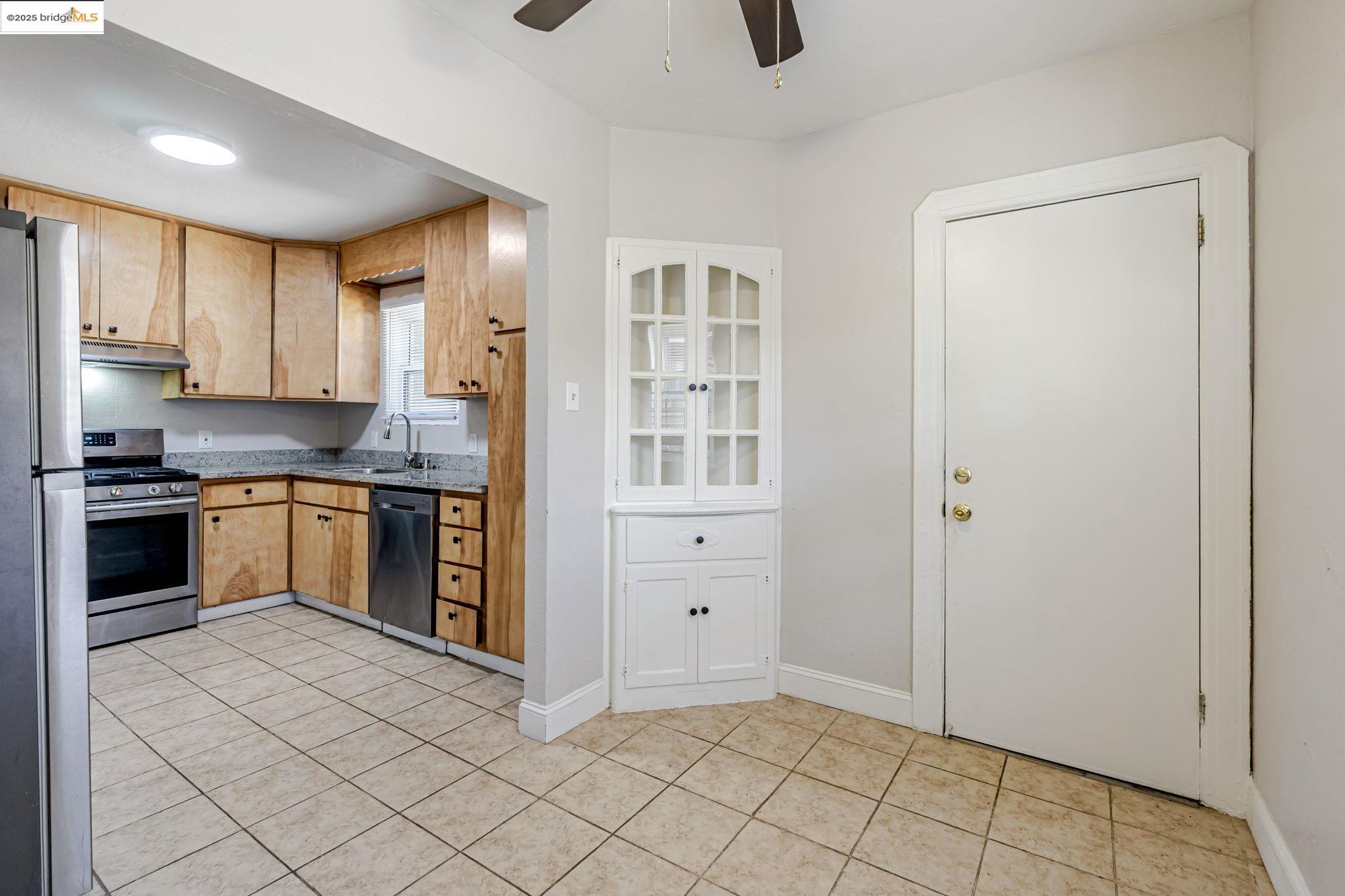 1112 W 6th st, Antioch CA 94509 — photo 16