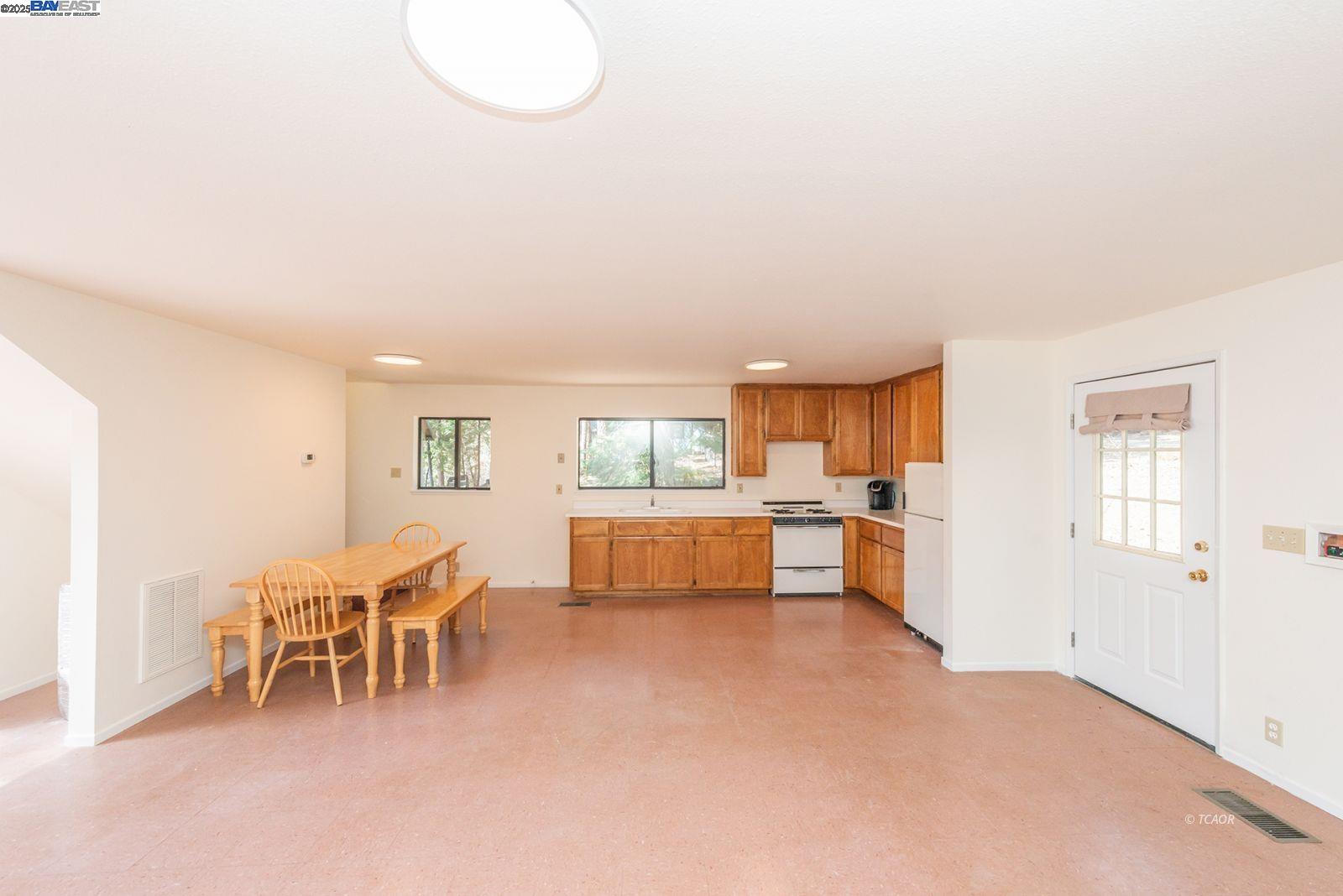 Detail Gallery Image 16 of 56 For 121 Mountain Aire Ln, Trinity Center,  CA 96091 - 2 Beds | 1 Baths