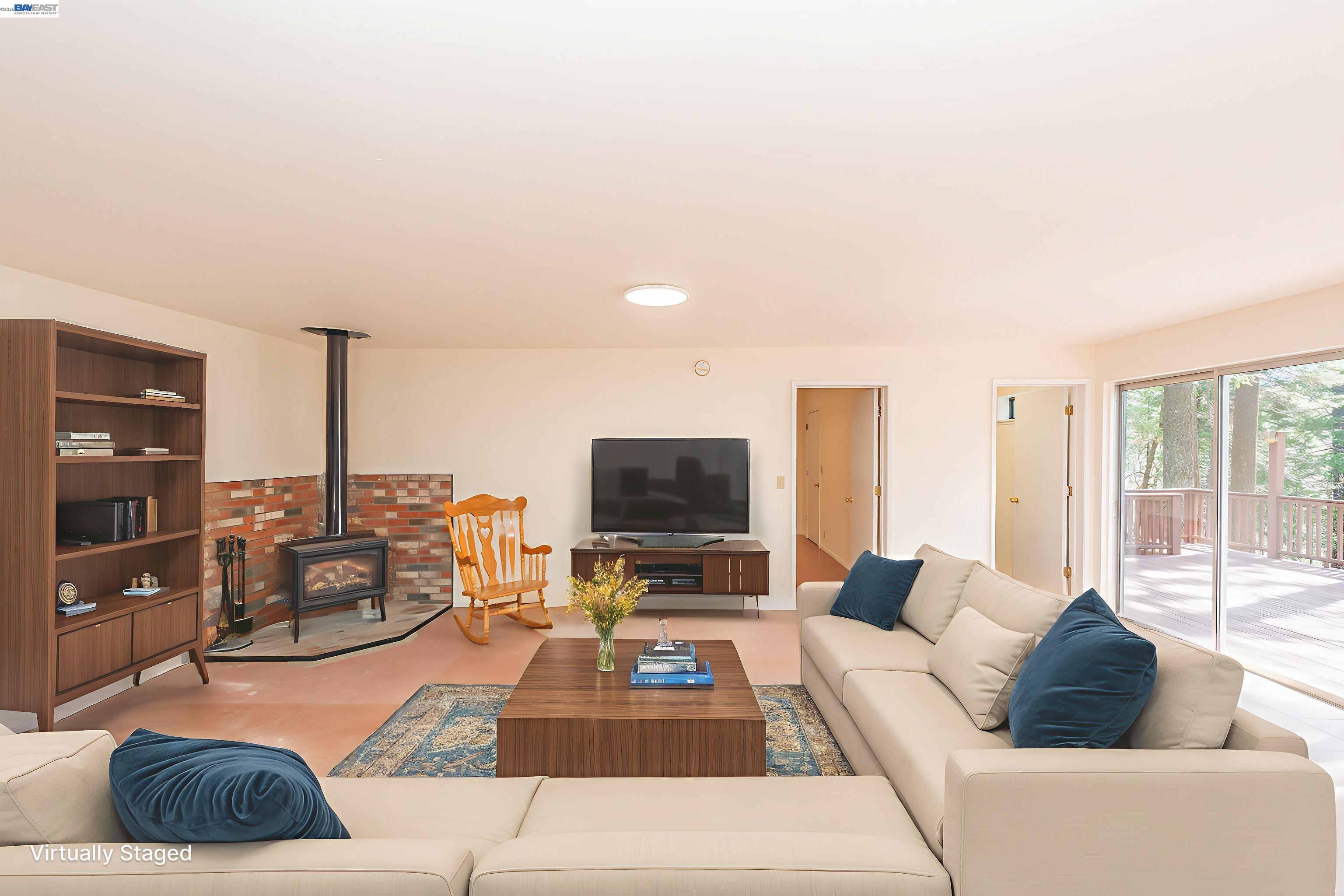 Detail Gallery Image 3 of 56 For 121 Mountain Aire Ln, Trinity Center,  CA 96091 - 2 Beds | 1 Baths