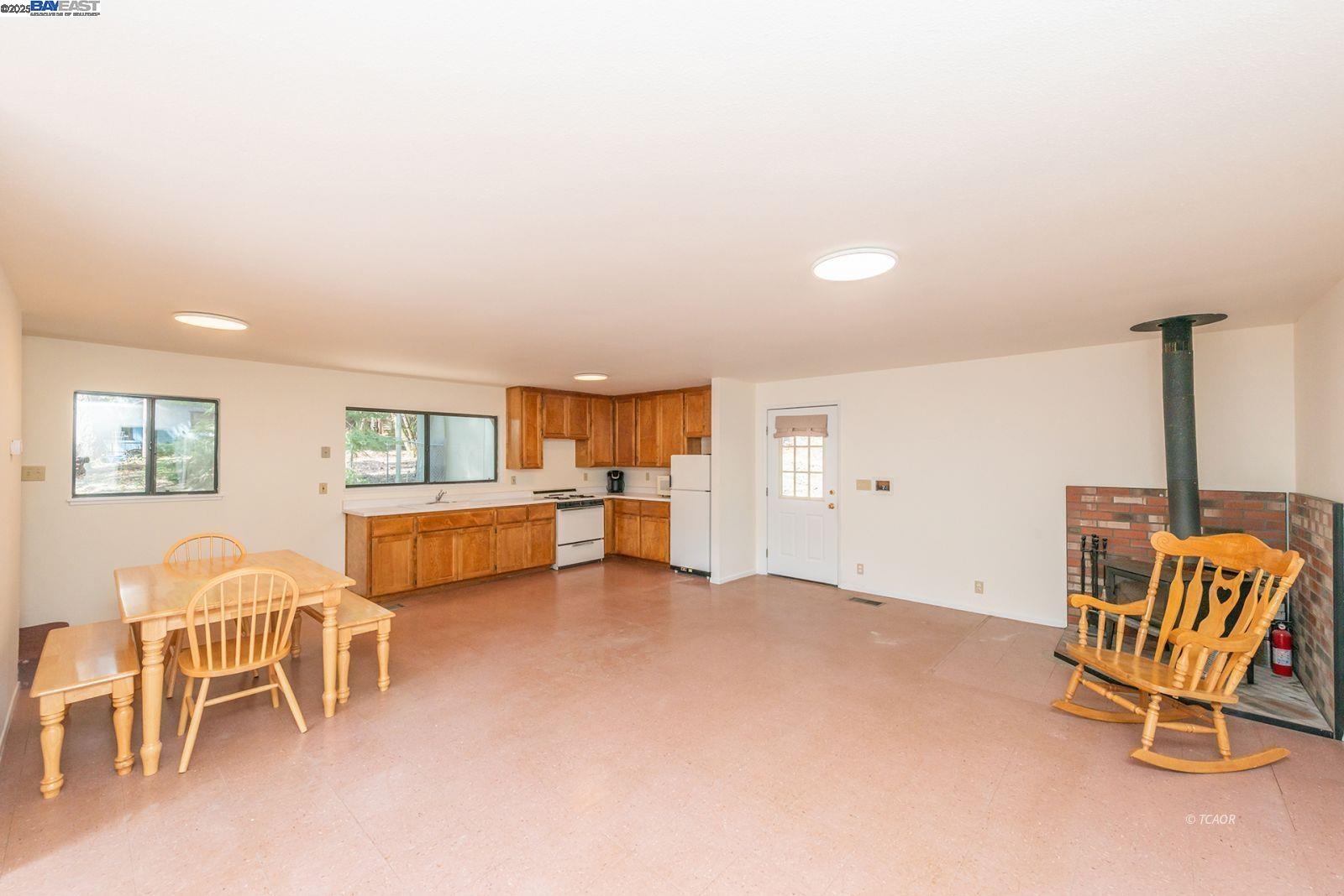 Detail Gallery Image 24 of 56 For 121 Mountain Aire Ln, Trinity Center,  CA 96091 - 2 Beds | 1 Baths