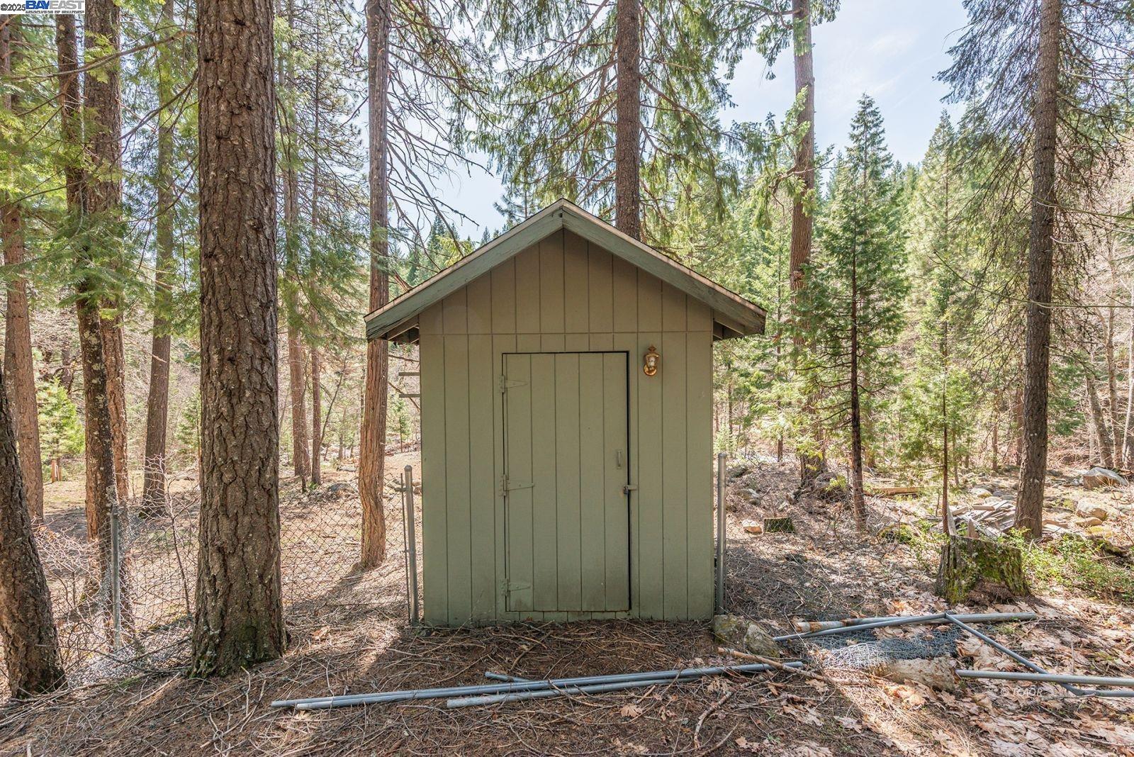 Detail Gallery Image 48 of 56 For 121 Mountain Aire Ln, Trinity Center,  CA 96091 - 2 Beds | 1 Baths