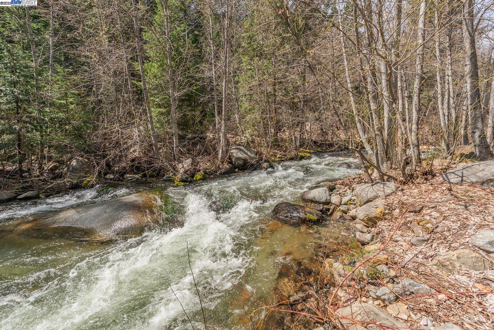 Detail Gallery Image 8 of 56 For 121 Mountain Aire Ln, Trinity Center,  CA 96091 - 2 Beds | 1 Baths