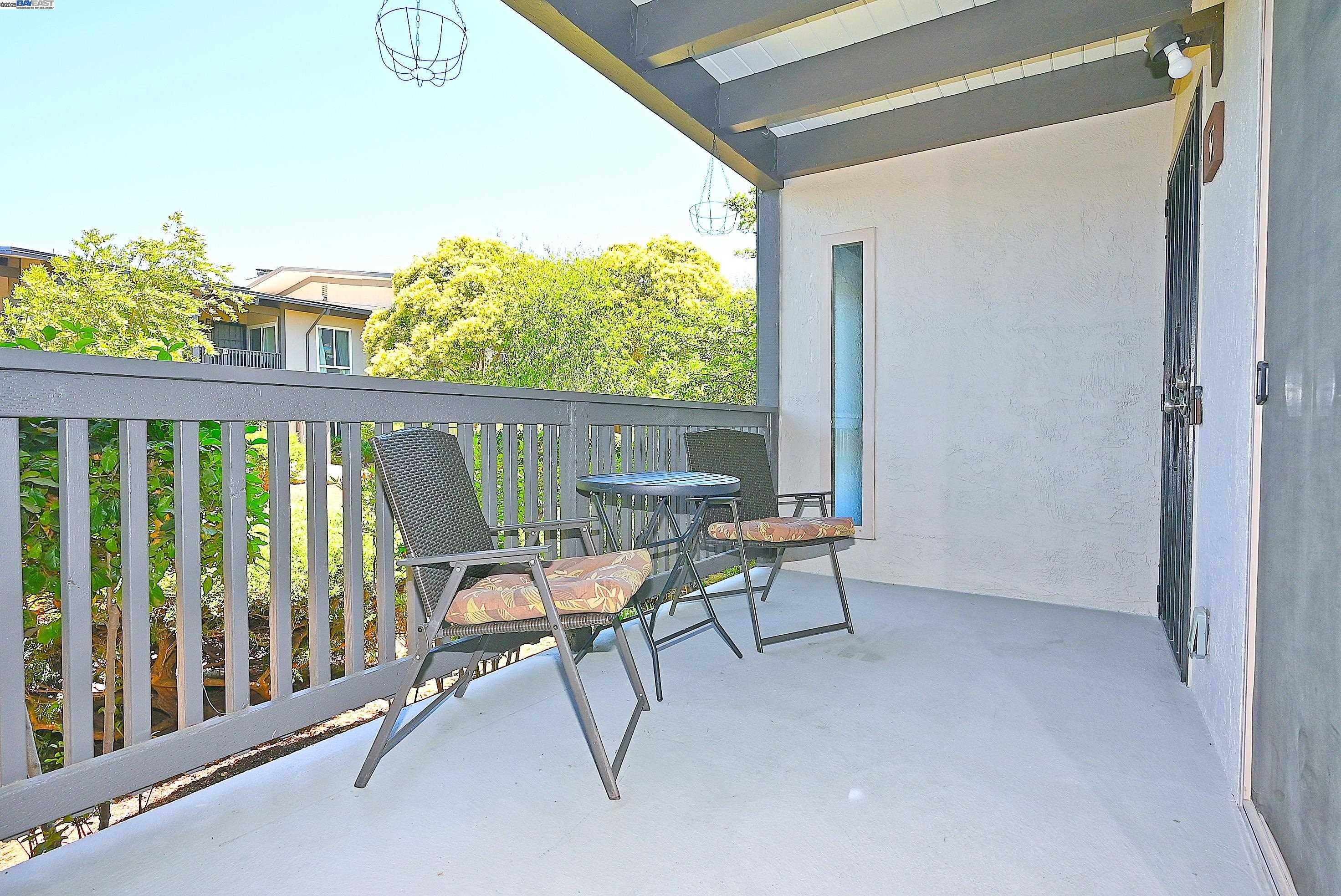 Photo #3: 41095177 Listing: Photo #3