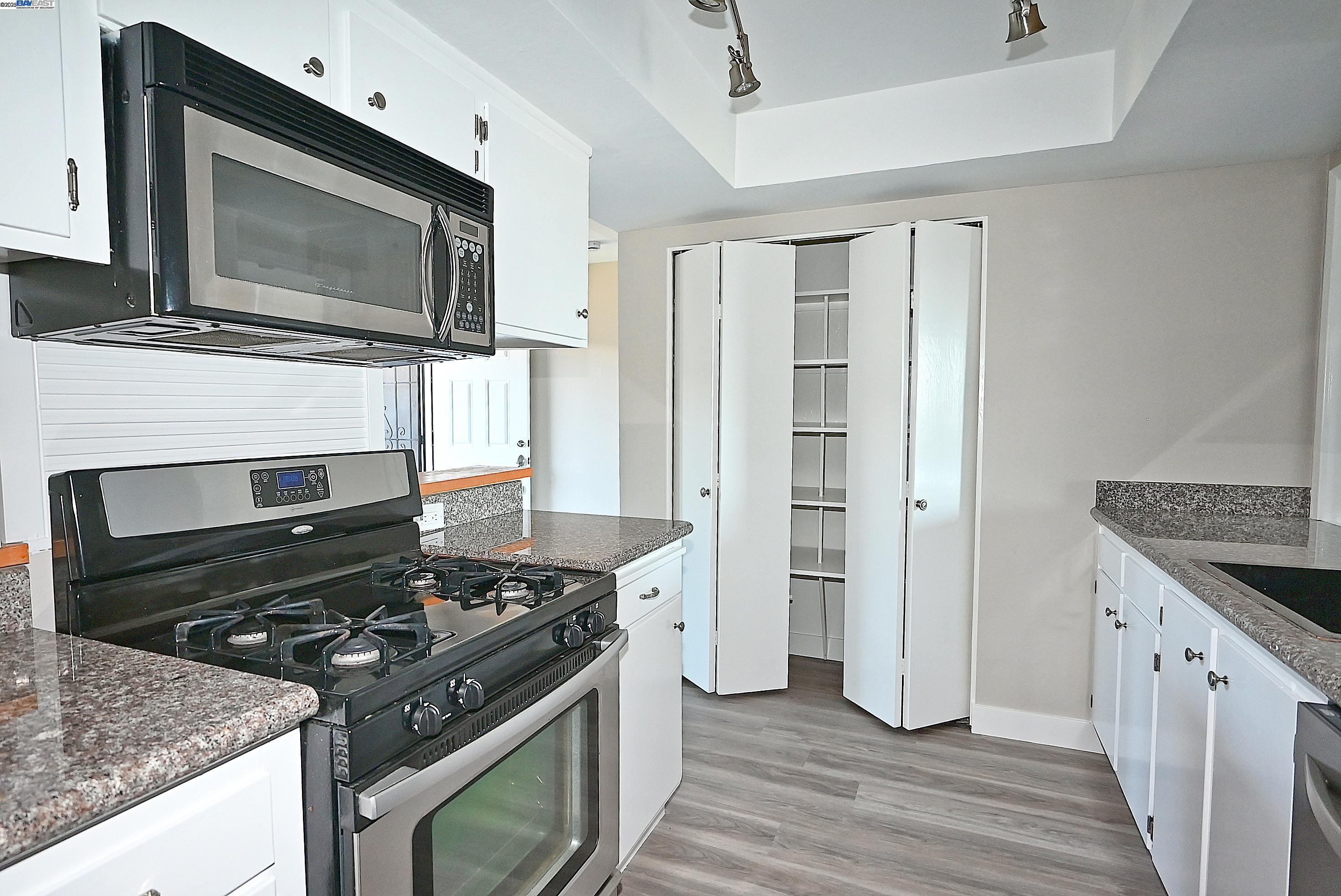 Photo #8: 41095177 Listing: Photo #8