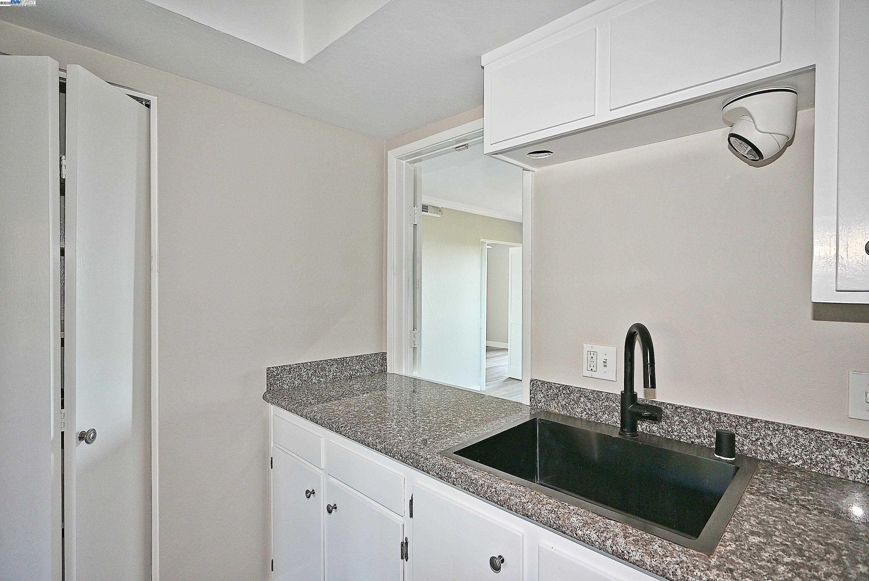 Photo #9: 41095177 Listing: Photo #9