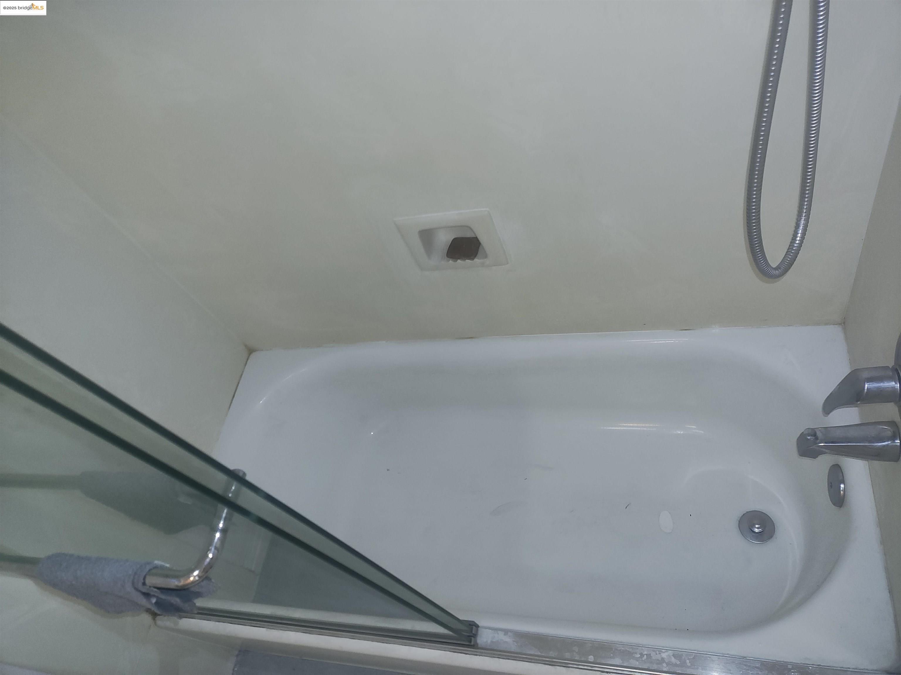 Detail Gallery Image 18 of 40 For 3532 San Leandro St #L,  Oakland,  CA 94601 - 1 Beds | 1 Baths