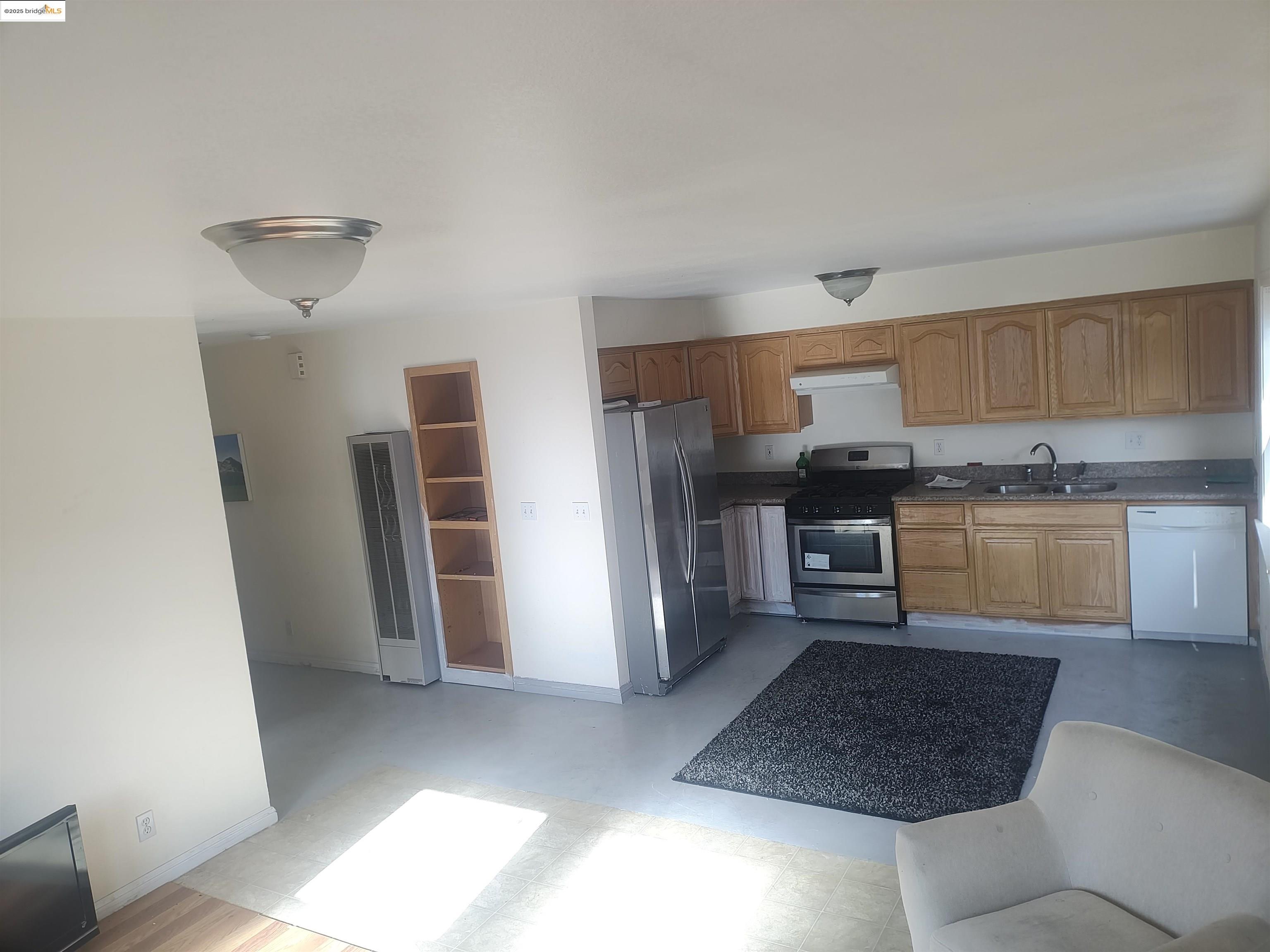 Detail Gallery Image 4 of 42 For 3532 San Leandro St #L,  Oakland,  CA 94601 - 1 Beds | 1 Baths