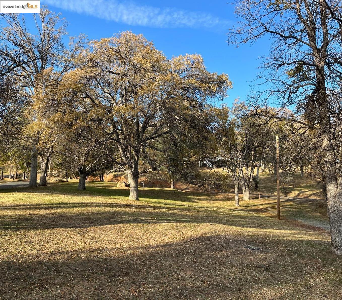 Groveland (A gateway to Yosemite)