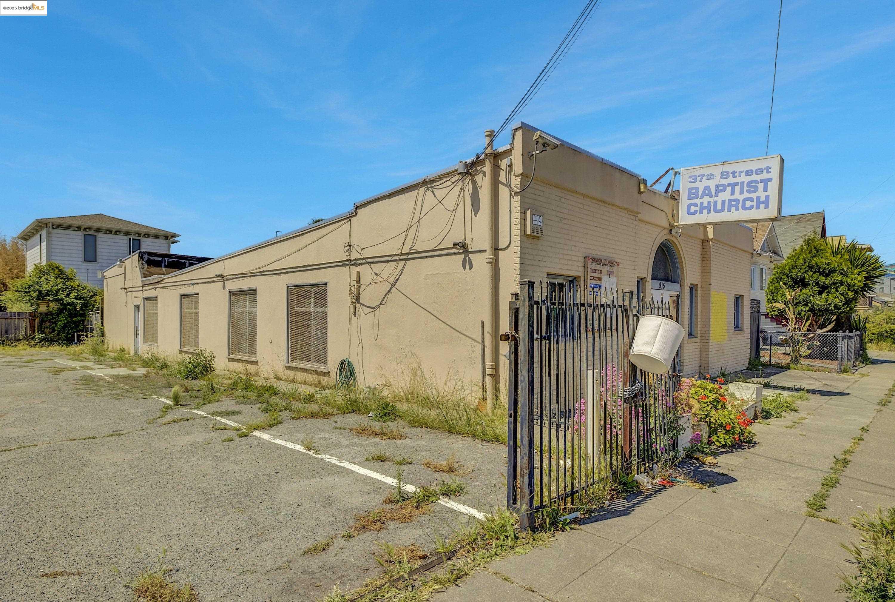 915 37Th St, Oakland, CA, 94608