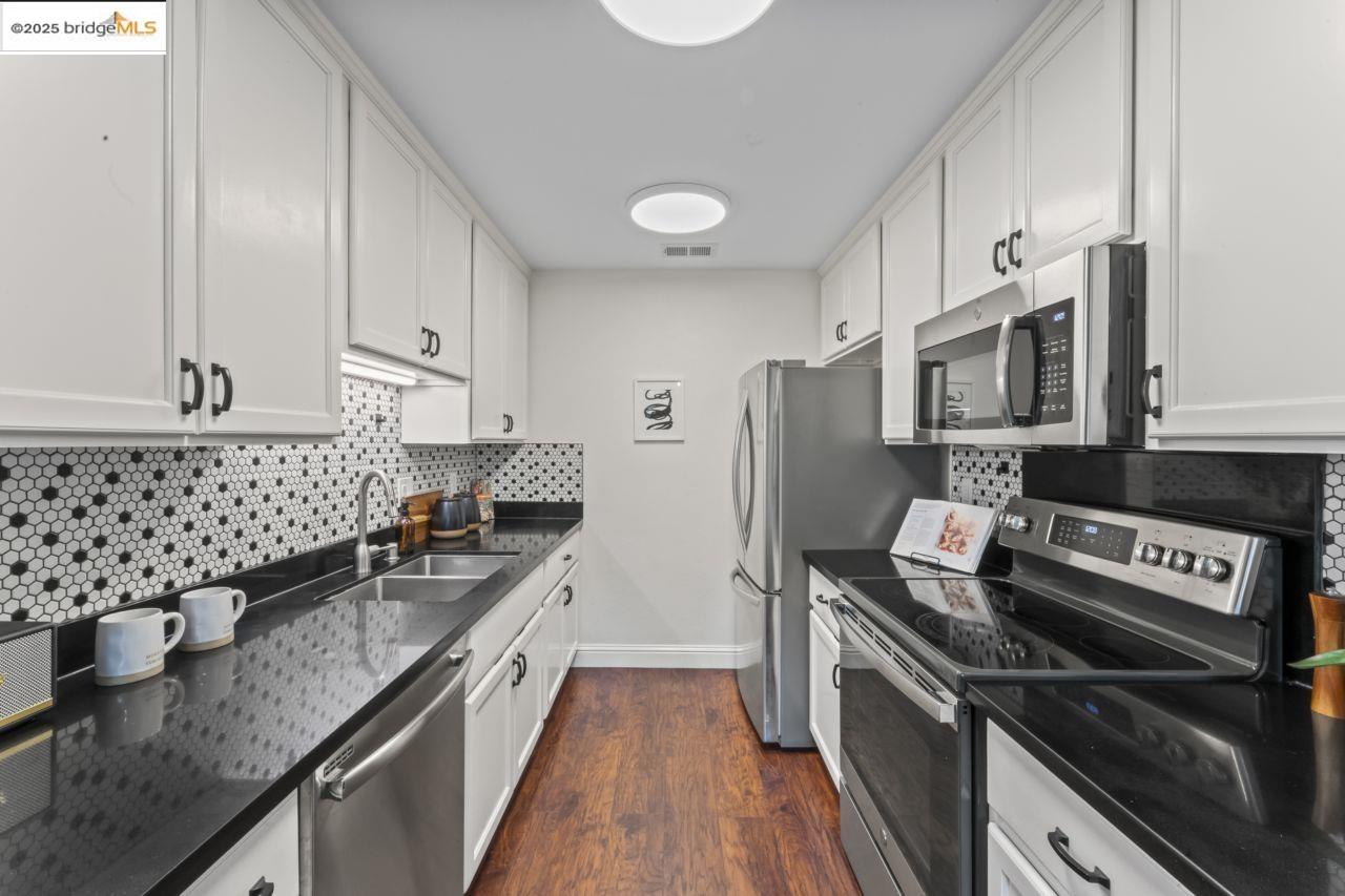 Photo #2: 41100947 Listing: Photo #2