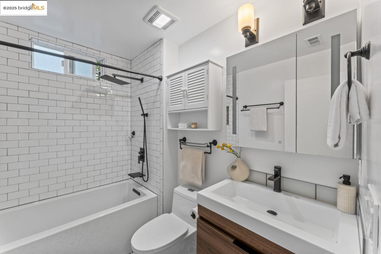 Photo #3: 41100947 Listing: Photo #3