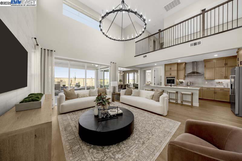 Detail Gallery Image 2 of 18 For 503 E Fiorino Street, Mountain House,  CA 95391 - 5 Beds | 3/1 Baths