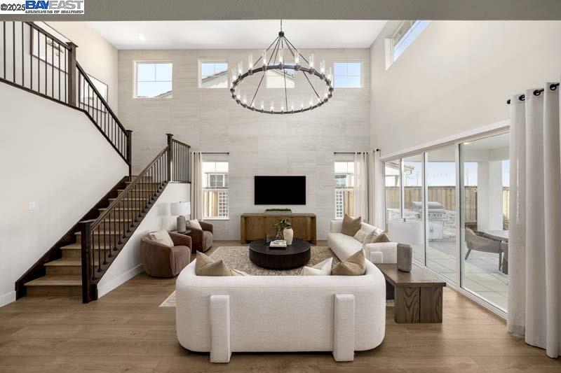 Detail Gallery Image 4 of 18 For 503 E Fiorino Street, Mountain House,  CA 95391 - 5 Beds | 3/1 Baths