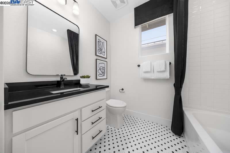 Detail Gallery Image 14 of 19 For 515 E Fiorino Street, Mountain House,  CA 95391 - 5 Beds | 3 Baths