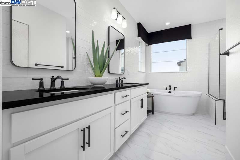 Detail Gallery Image 9 of 19 For 515 E Fiorino Street, Mountain House,  CA 95391 - 5 Beds | 3 Baths