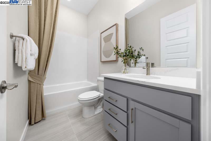 Detail Gallery Image 12 of 17 For 527 E Fiorino Street, Mountain House,  CA 95391 - 4 Beds | 3 Baths