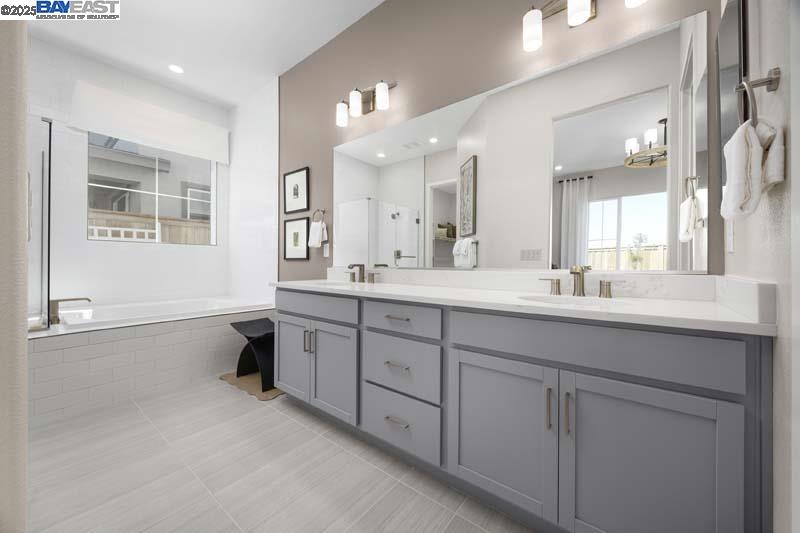 Detail Gallery Image 8 of 17 For 527 E Fiorino Street, Mountain House,  CA 95391 - 4 Beds | 3 Baths