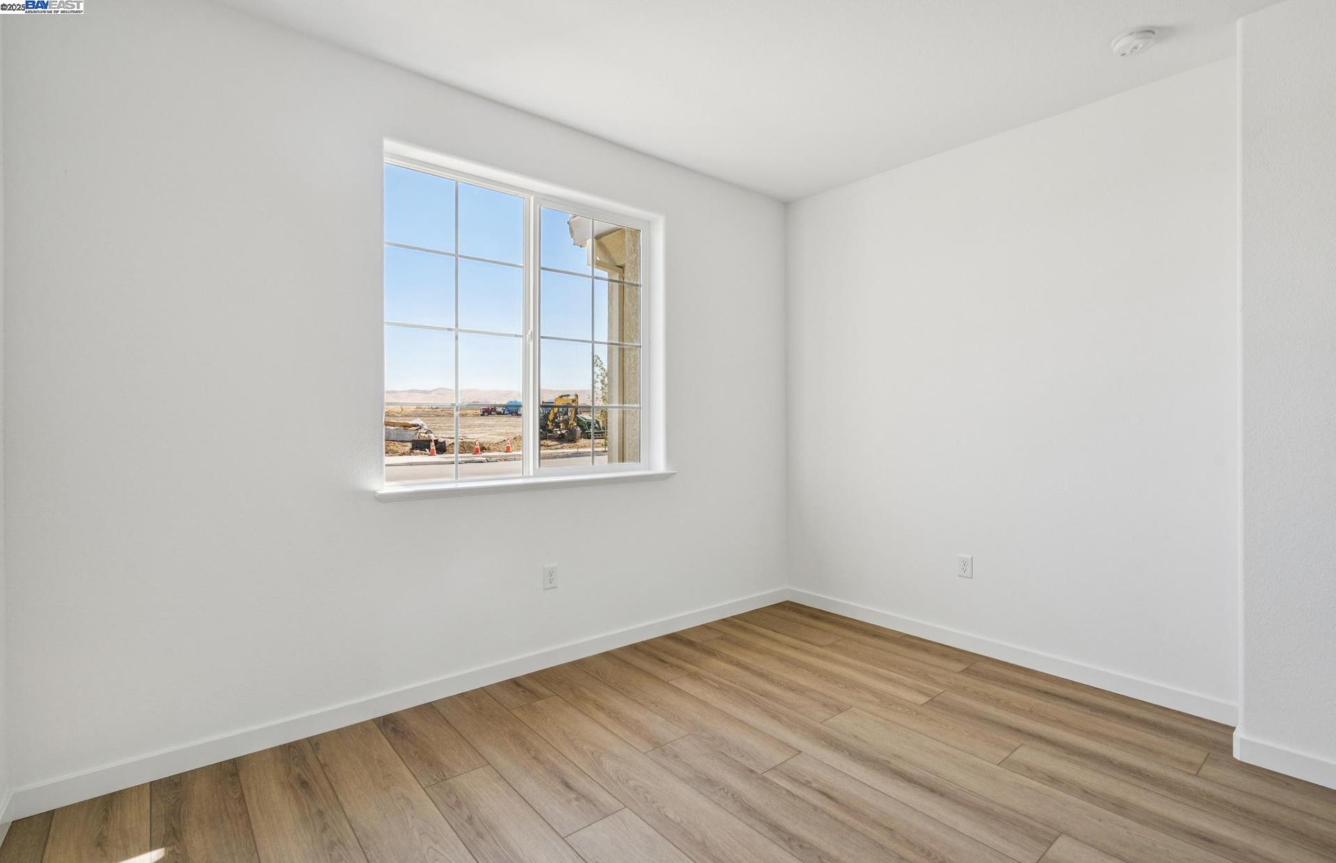 Detail Gallery Image 17 of 40 For 349 E Gobind Blvd, Mountain House,  CA 95391 - 5 Beds | 3/1 Baths