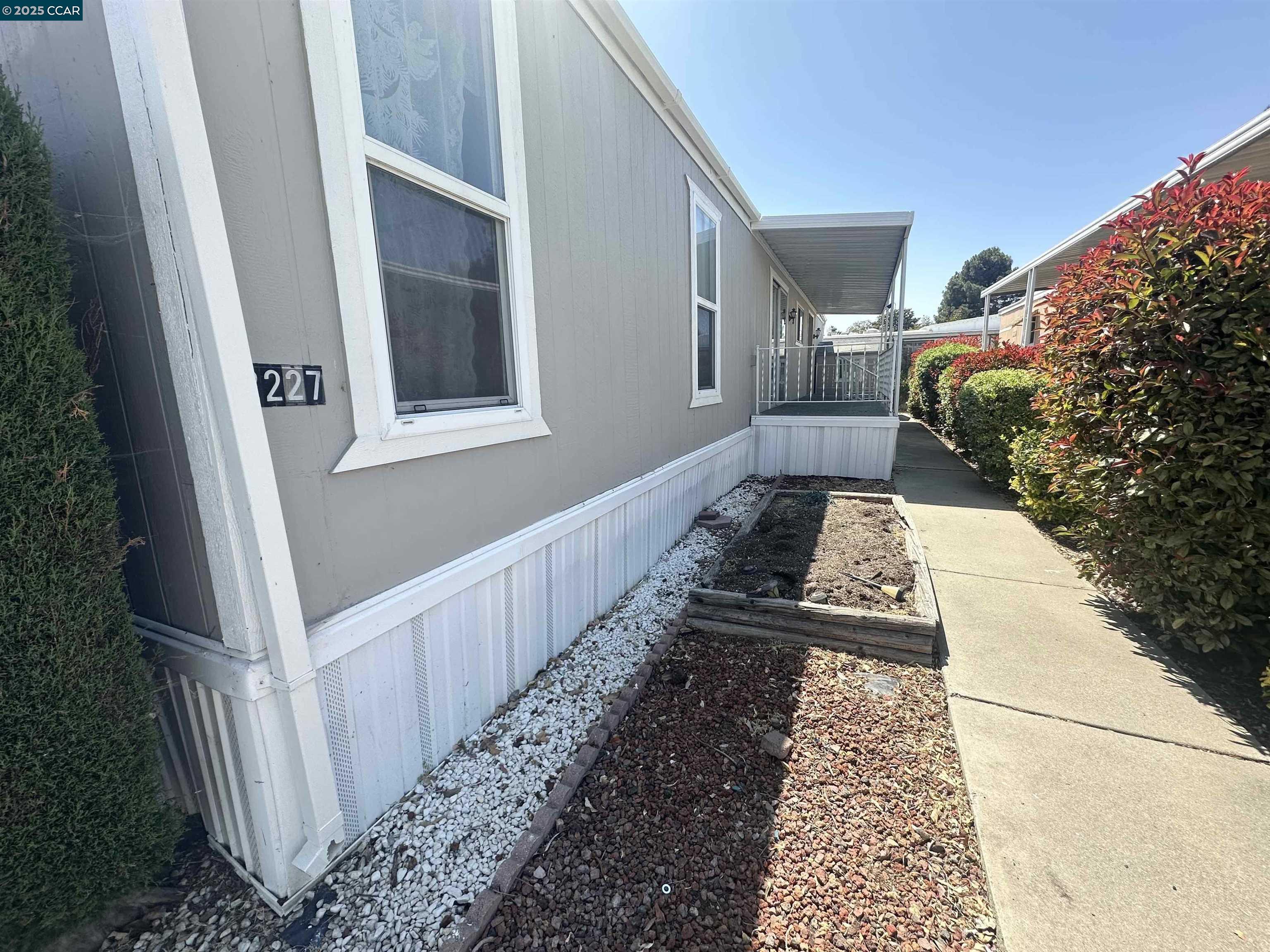 Front Image Thumbnail for CC41103151