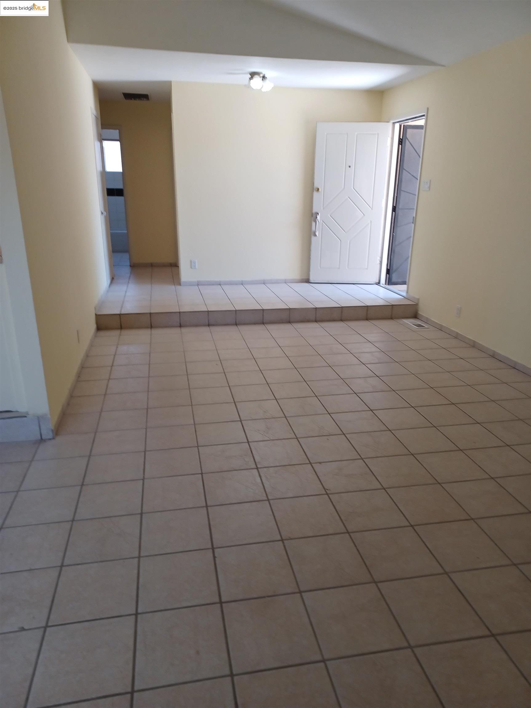 Detail Gallery Image 2 of 18 For 3163 S Francisco Way, Antioch,  CA 94509 - 3 Beds | 2 Baths