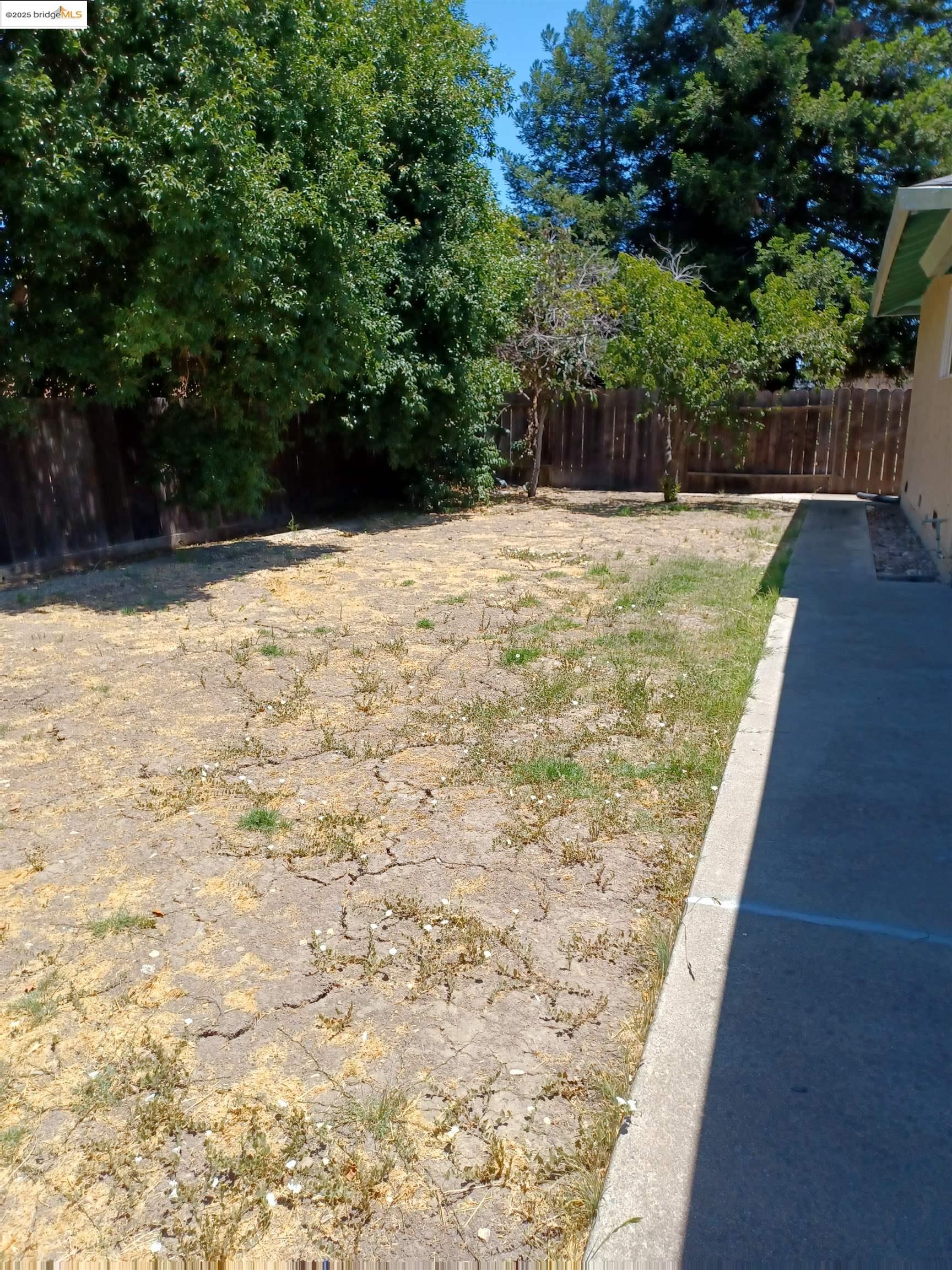 Detail Gallery Image 14 of 18 For 3163 S Francisco Way, Antioch,  CA 94509 - 3 Beds | 2 Baths